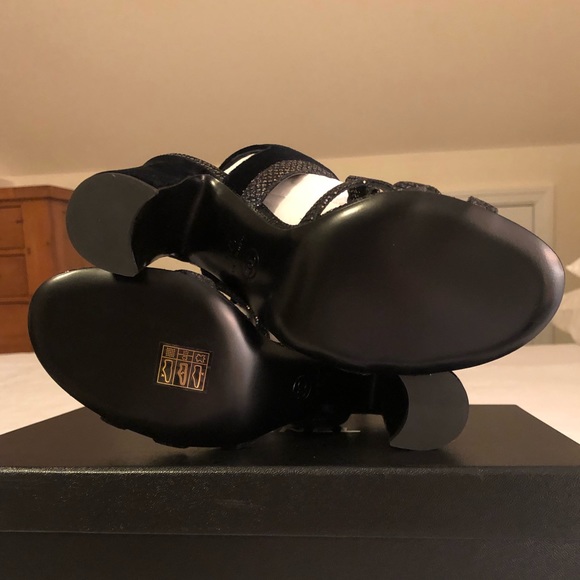❌SOLD❌NEW Authentic Chanel Samdals - Picture 5 of 8